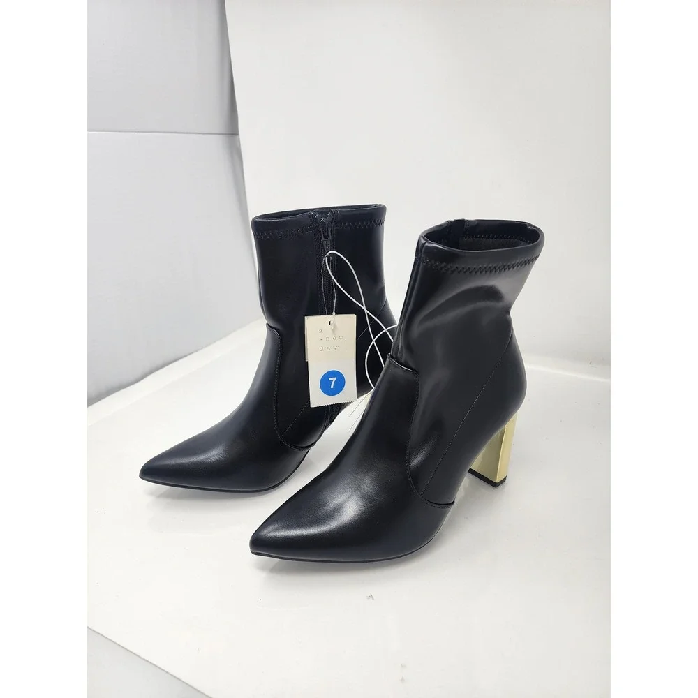 A New Day Womens Ankle Boots Black Faux Leather Gold Heel Casual Size 7